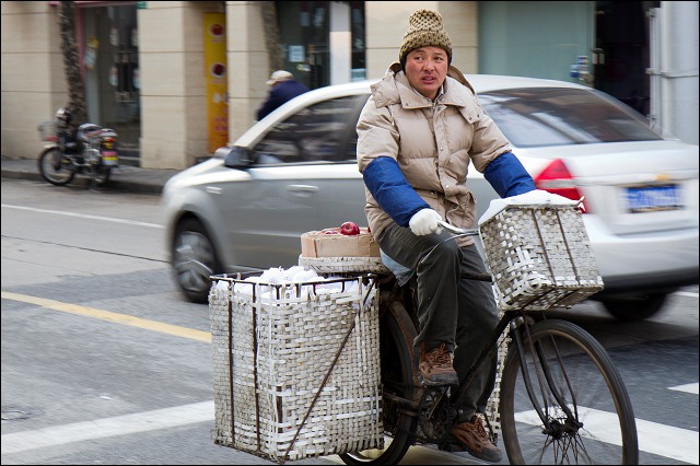 Morning delivery,  apples on a Shanghai street.