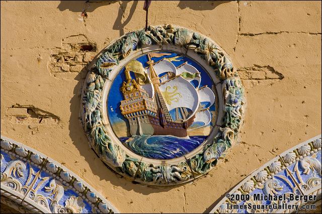 Rondel modeled by Maxfield H. Keck depicting The Golden Hine, the Flagship of Queen Elizabeth’s Fleet. Childs Retaurant, Coney Island, Brooklyn, NY. Built 1923.