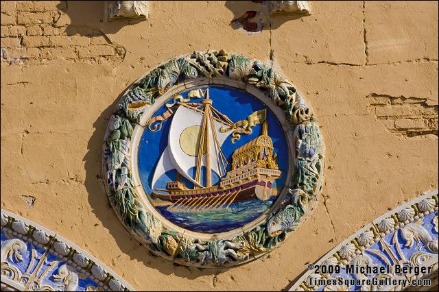 Rondel modeled by Maxfield H. Keck depicting a Venetian galleon with streaming pennants. Childs Retaurant, Coney Island, Brooklyn, NY. Built 1923.